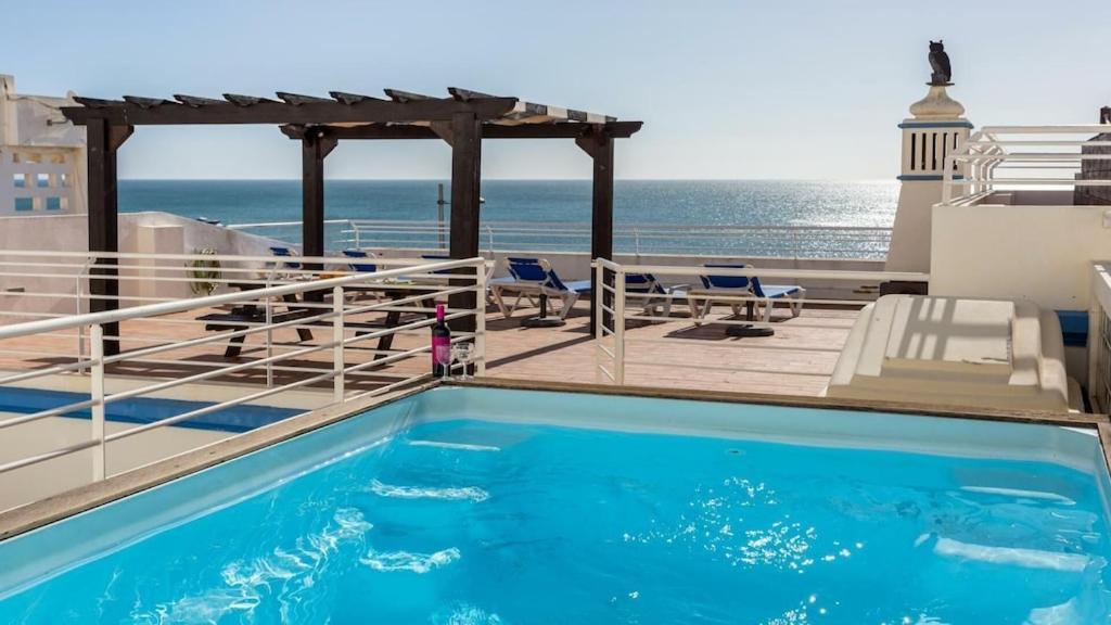 Refurbished Beachfront House, Pool, Ac, Wifi, Albufeira, Sea View ภายนอก รูปภาพ