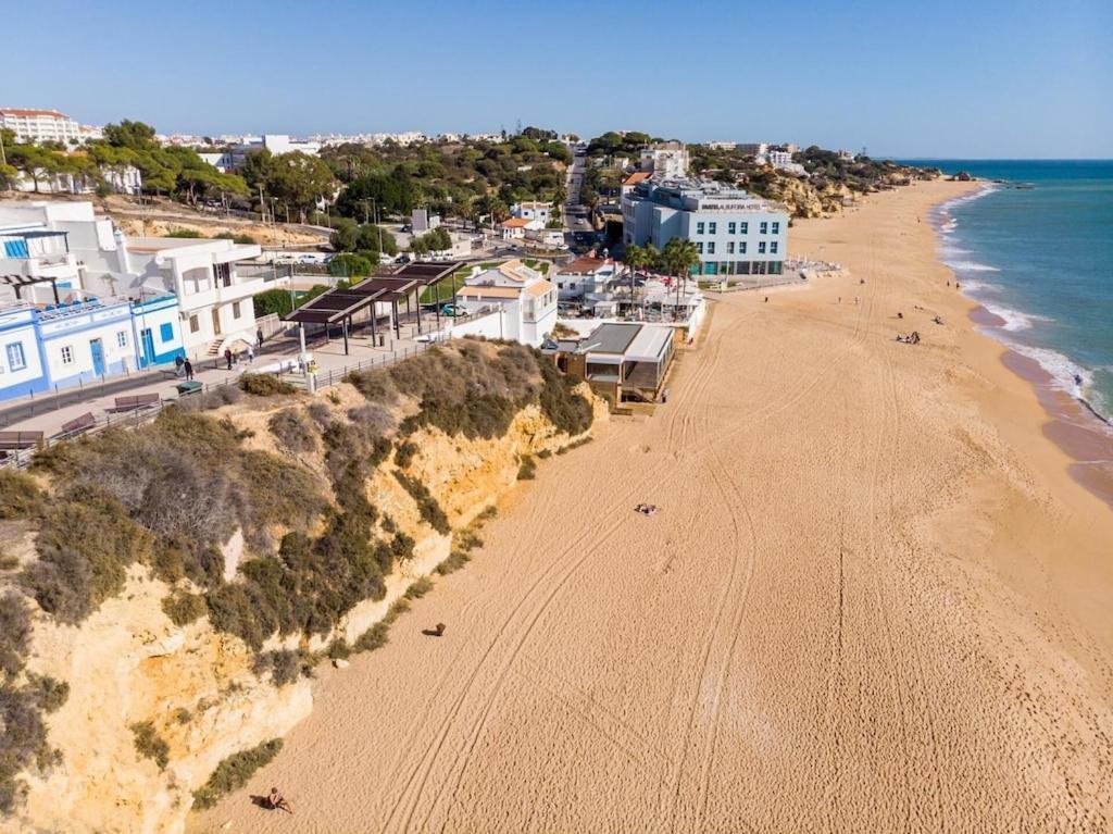 Refurbished Beachfront House, Pool, Ac, Wifi, Albufeira, Sea View ภายนอก รูปภาพ